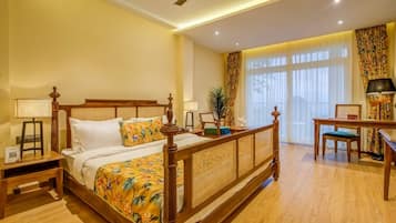 Premium Mountain View Room with Private Balcony | Premium bedding, in-room safe, desk, laptop workspace
