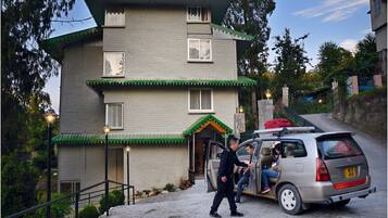 Fachada de la propiedad