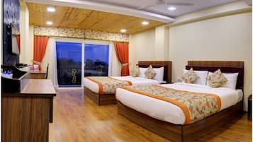 Premium bedding, in-room safe, desk, laptop workspace