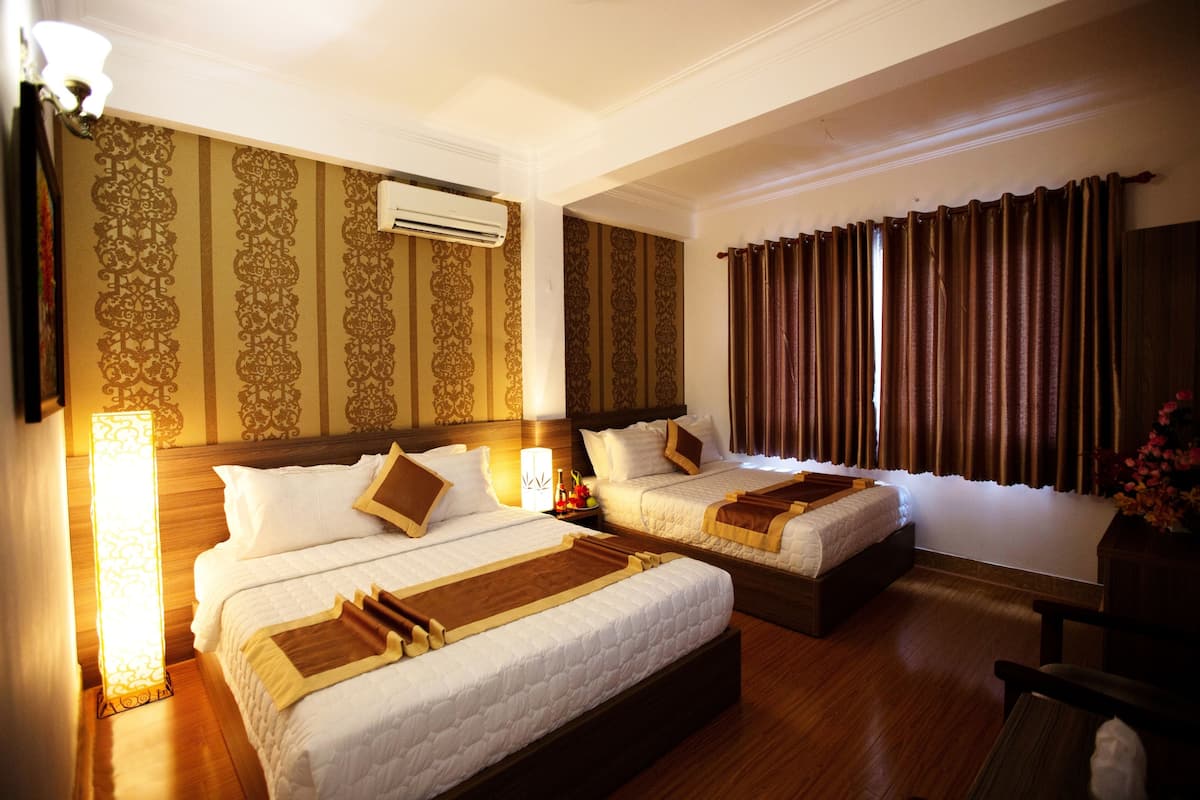 Minibar, in-room safe, desk, blackout curtains