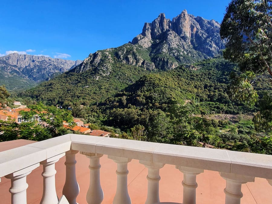 Chambre Double Supérieure, vue montagne, vue mer | Vue depuis le balcon