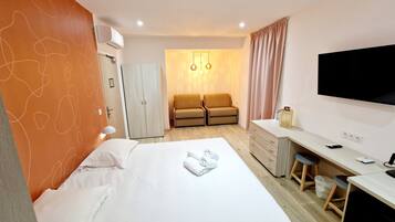 Family Quadruple Room, Mountain View, Sea Facing