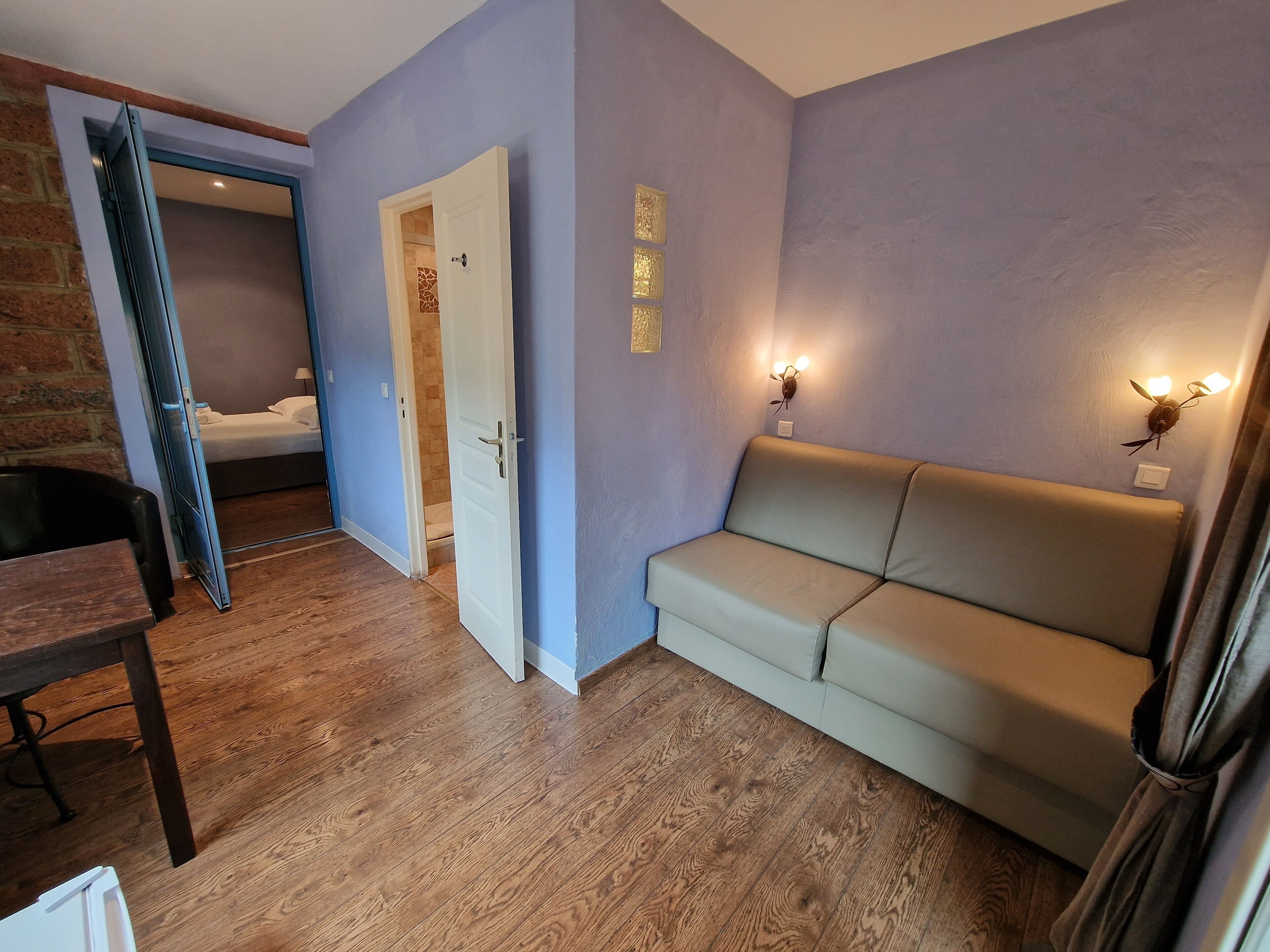 80-cm led tv with digital channels, tv, books