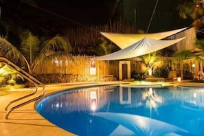 Outdoor pool - Urban Sands Iloilo Hotel (Iloilo)