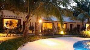 Outdoor pool - Urban Sands Iloilo Hotel (Iloilo)