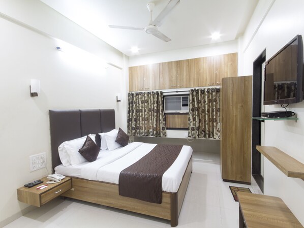 Standard Double or Twin Room, 1 Double Bed, Private Bathroom | In-room safe, desk, free WiFi