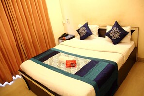 Standard Double or Twin Room, 1 Double Bed, Private Bathroom | Bed sheets - OYO 704 Apartment Kharadi (Pune)