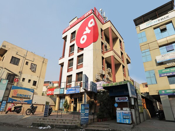 Front of property - OYO 704 Apartment Kharadi (Pune)