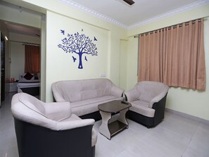 Lobby sitting area - OYO 704 Apartment Kharadi (Pune)