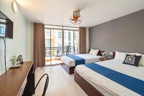 シグネチャー ダブルまたはツインルーム バルコニー | ミニバー、客室ごとに異なる装飾、客室ごとに異なるインテリア、デスク