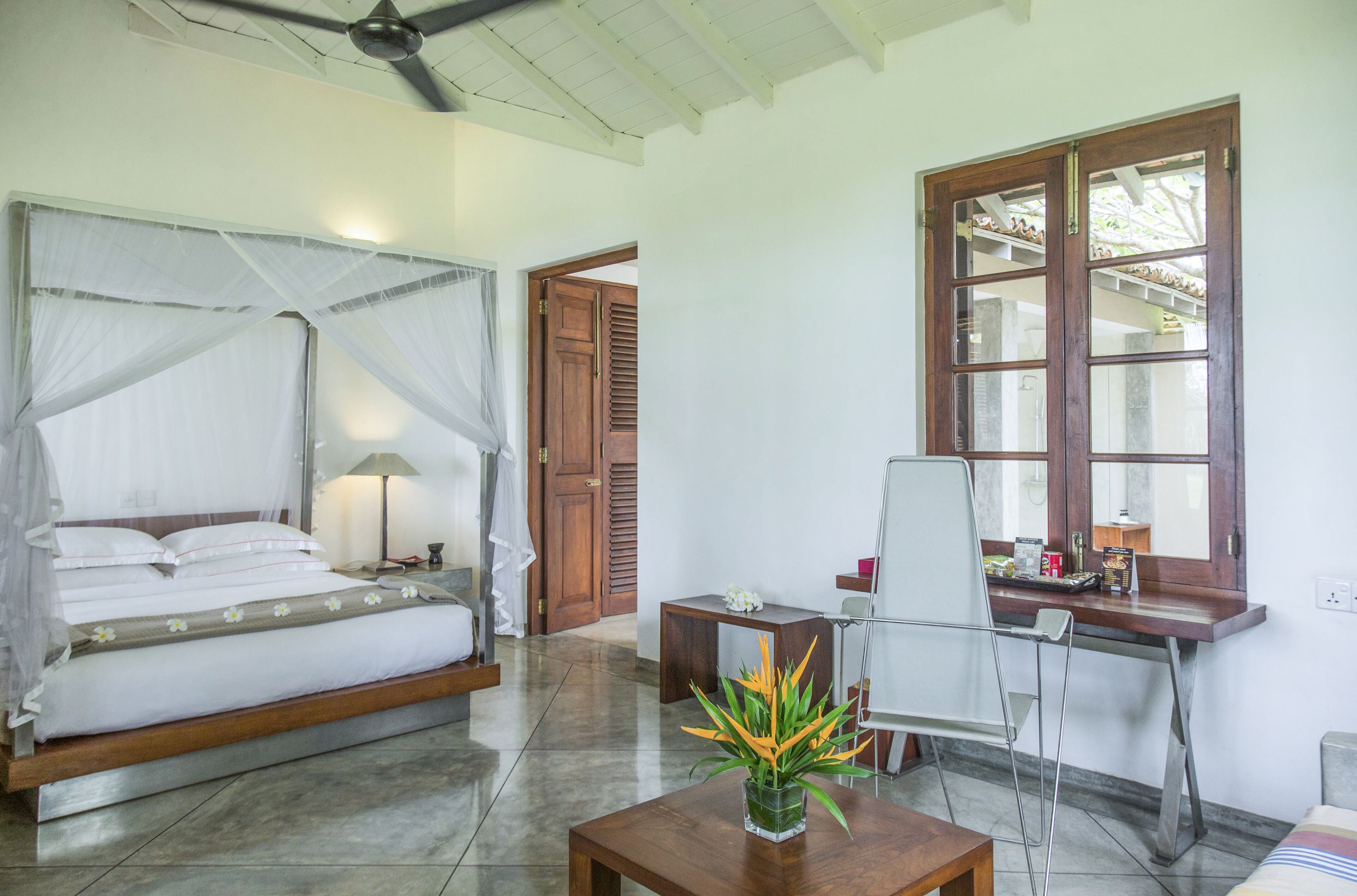 1 bedroom, egyptian cotton sheets, premium bedding, memory-foam beds