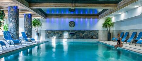 Kolam renang tertutup