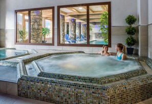 Indoor spa tub -  CGH Résidence Boutique les Chalets de Laÿssia (Samoëns)