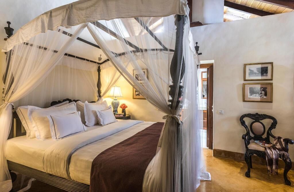 Safe på rommet, skrivebord, lydisolert og strykejern/-brett