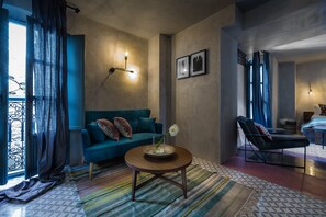 Junior Suite , 1 room, planta alta | 1 bedroom, in-room safe, free WiFi, bed sheets