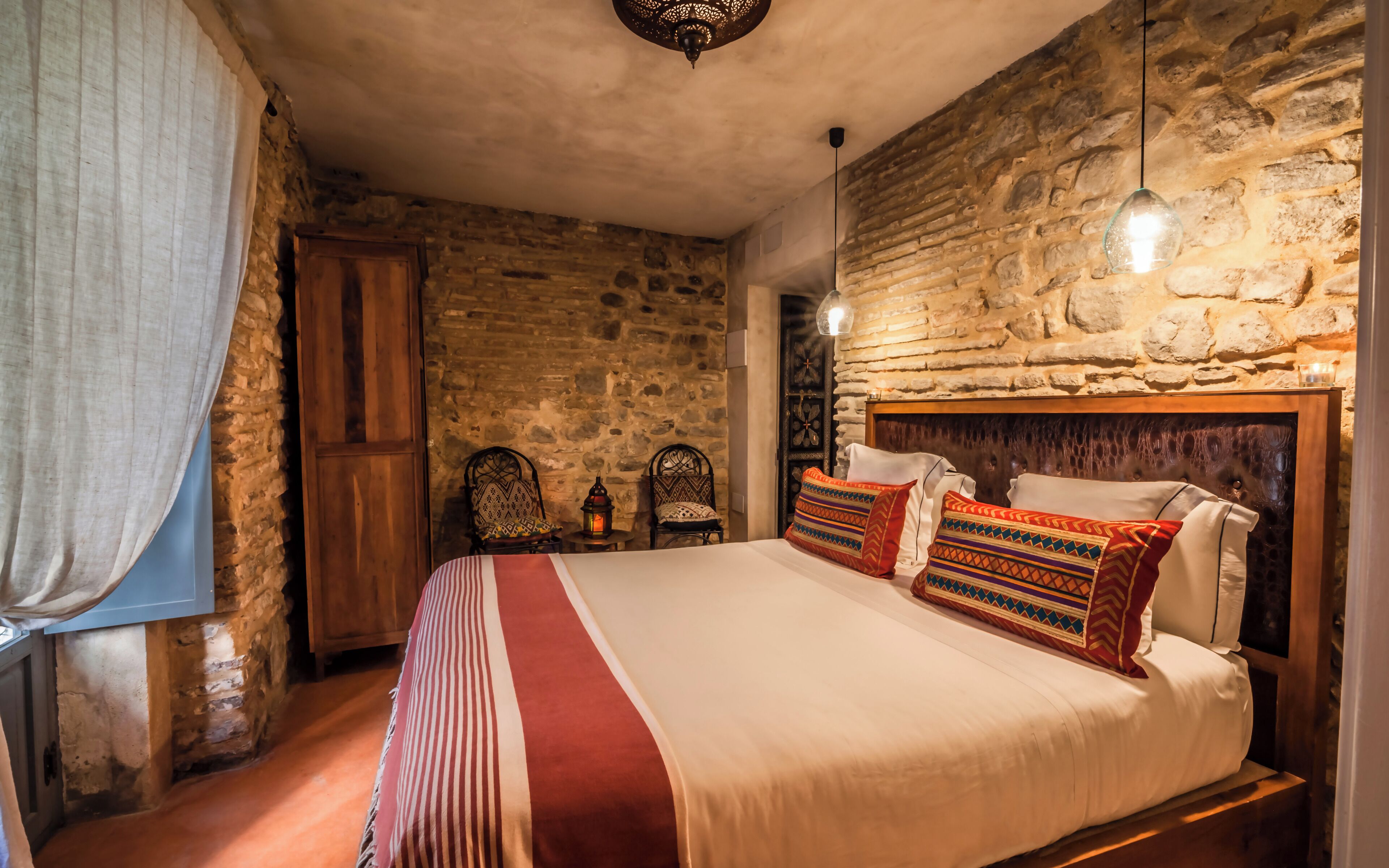 In-room safe, free WiFi, bed sheets