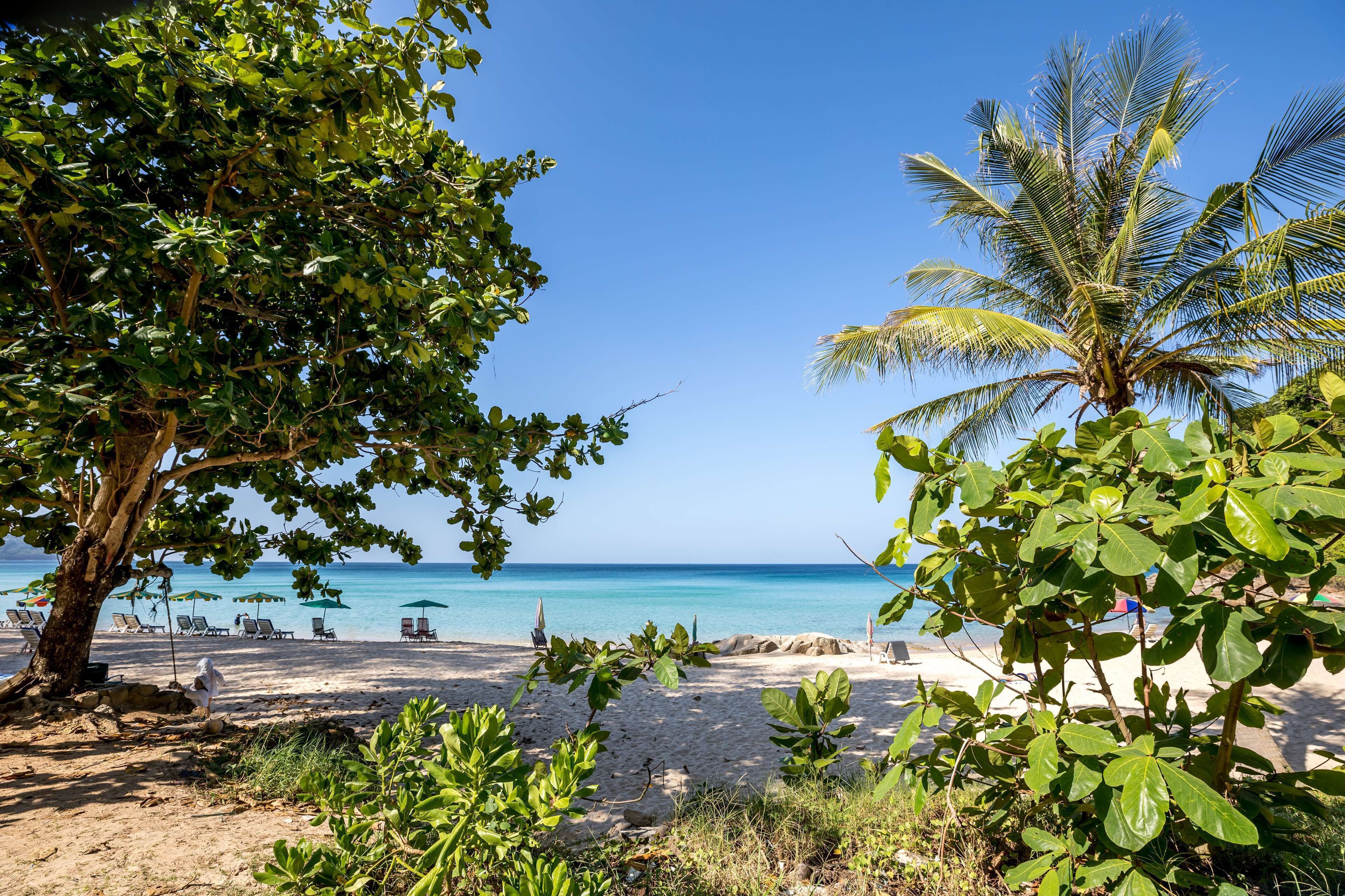 beach nearby, beach towels