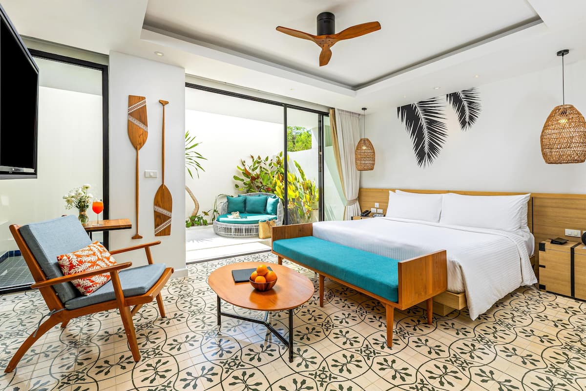 Suite, 1 kingsize-seng (Plunge Pool) | Minibar, safe på rommet, blendingsgardiner og strykejern/-brett