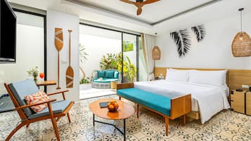 Suite, 1 cama de matrimonio grande (Plunge Pool) | Minibar, caja fuerte, cortinas opacas y tabla de planchar con plancha