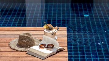2 outdoor pools, sun loungers