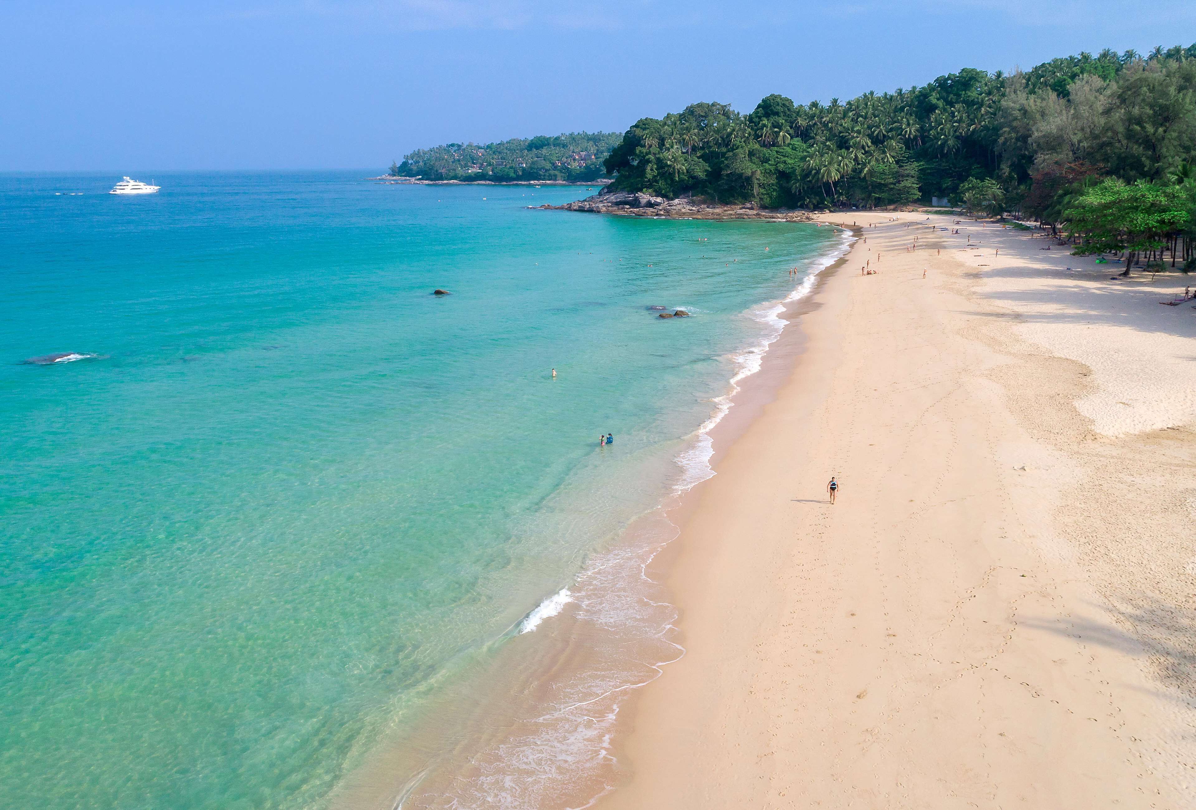Una playa cerca, toallas de playa