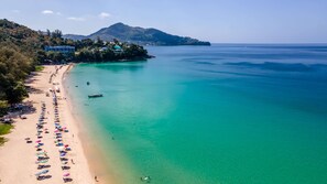 Beach nearby, beach towels - OUTRIGGER Surin Beach Resort (Choeng Thale)