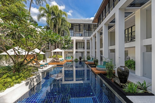 OUTRIGGER Surin Beach Resort
