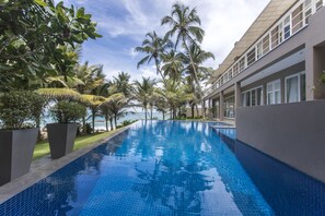 Outdoor pool, sun loungers
