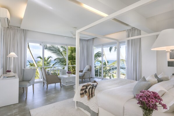 Deluxe Suite, Sea View | Soundproofing, iron/ironing board, free WiFi, bed sheets