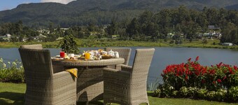 Hill Rise Luxury Villa & Stables by Edwards Collection
