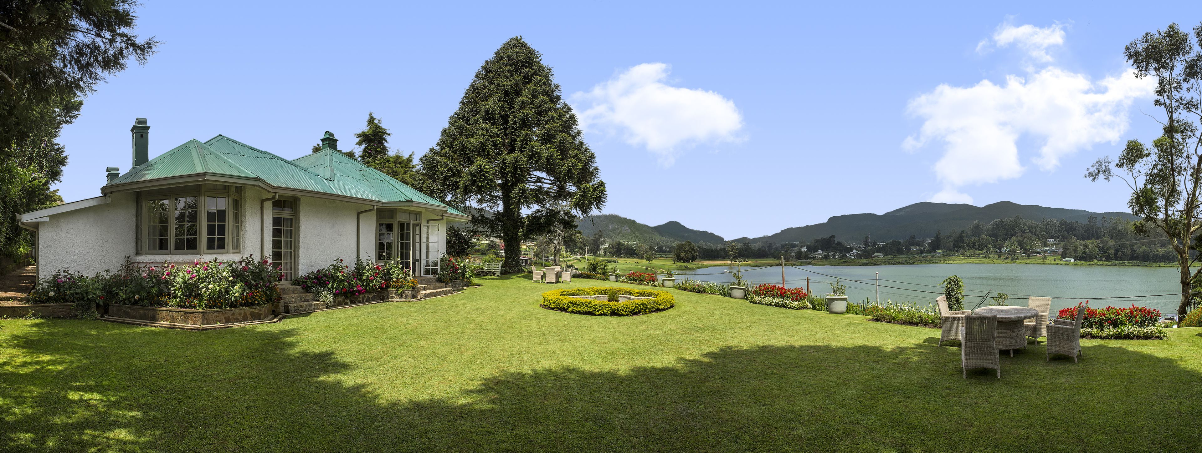 Vista frontal de la propiedad