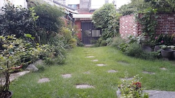 1 makuuhuone, ylelliset vuodevaatteet, yksilöllisesti kalustettu