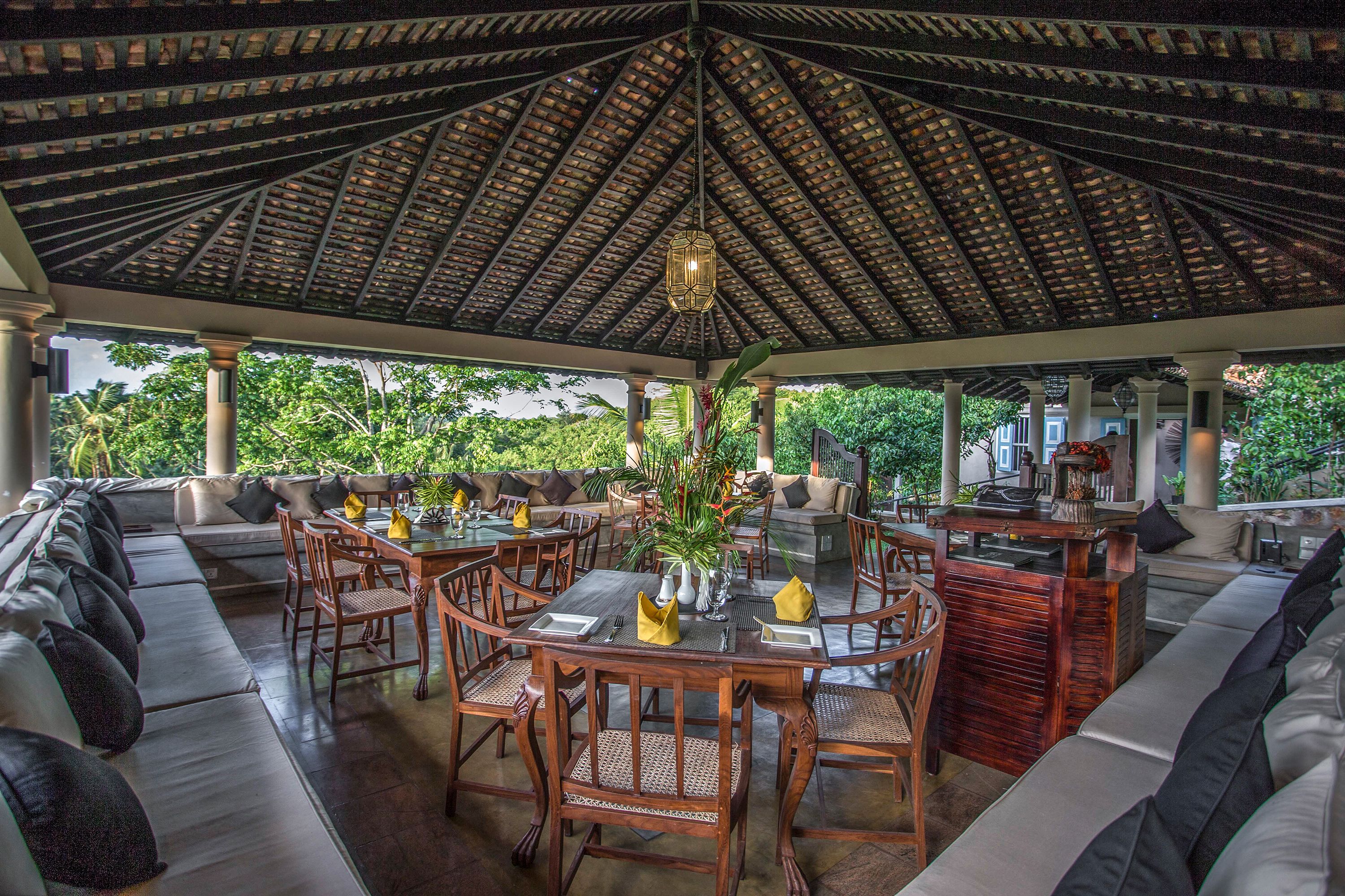 2 restaurants, spécialités Cuisine internationale