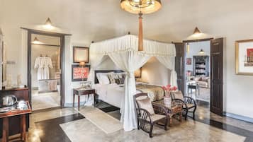Suite Deluxe | Minibar, coffres-forts dans les chambres, bureau, chambres insonorisées