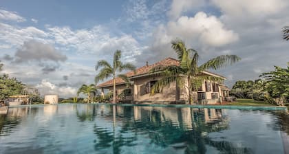 Villa Mayurana By Edwards Collection