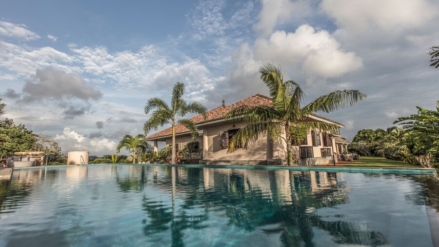 Villa Mayurana By Edwards Collection