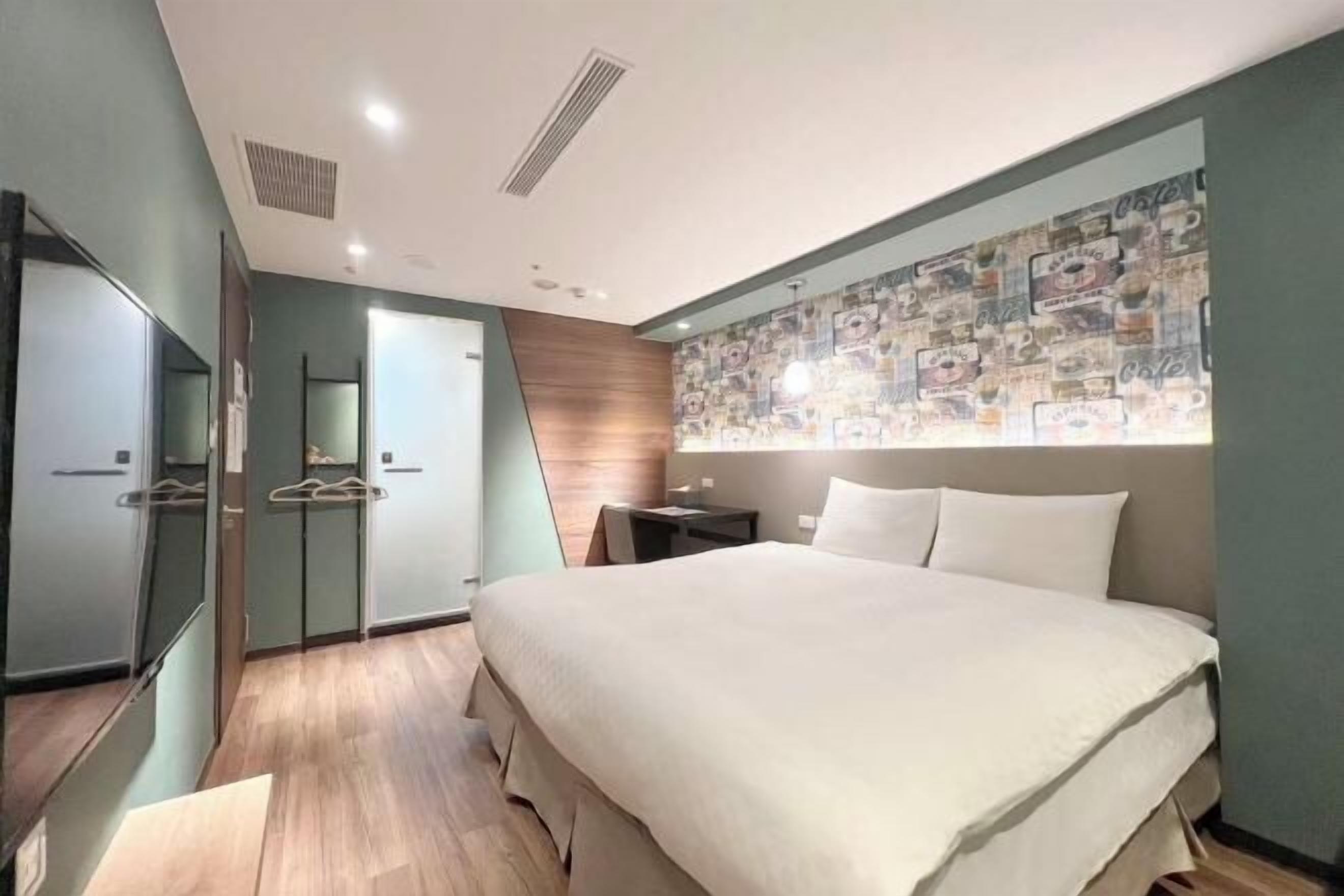 Down comforters, blackout drapes, free WiFi, bed sheets