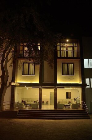 Exterior - Oyo 749 Hotel Ketan (Pune)