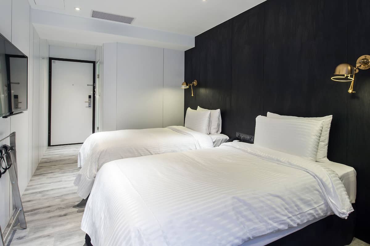 Premium bedding, minibar, in-room safe, soundproofing