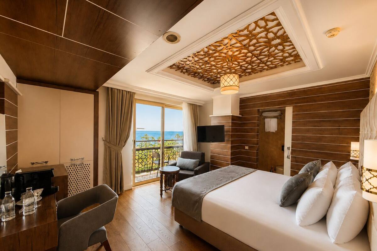 Premium Double Room, Sea View | Premium bedding, minibar (free items), WiFi (free)