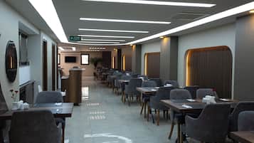 Breakfast, lunch and dinner served