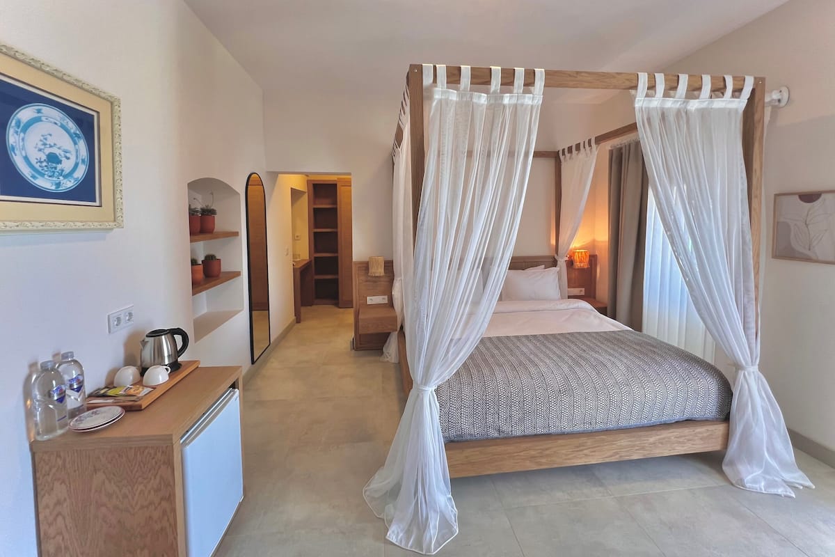 Exclusive Room, 1 Double Bed, Patio, Beachside | In-room safe, free WiFi, bed sheets
