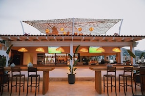 Bar (on property) - Lavinya Otel (Bodrum)