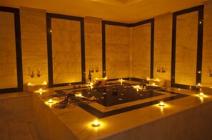 Sauna, turkkilainen sauna, kasvohoitoja, 4 hoitohuonetta