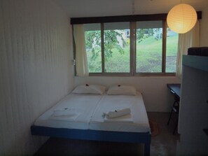 Desk, free WiFi - Richmond Vale Diving and Hiking Center - Hostel (Chateaubelair)