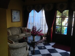 Área de estar no saguão