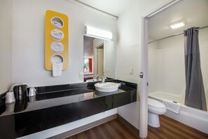 Escrivaninha, Wi-Fi de cortesia, roupa de cama