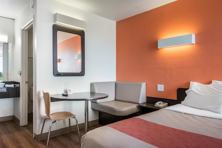 Desk, free WiFi, bed sheets