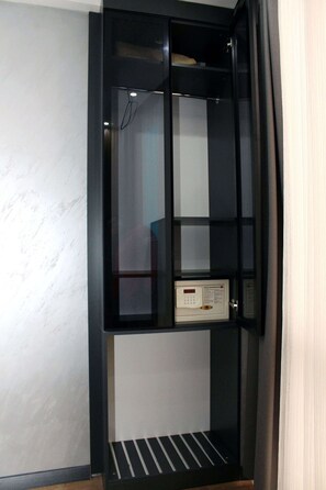 Deluxe Triple Room | In-room safe, desk, soundproofing, free WiFi - İstanbul Fair Hotel (Istanbul)