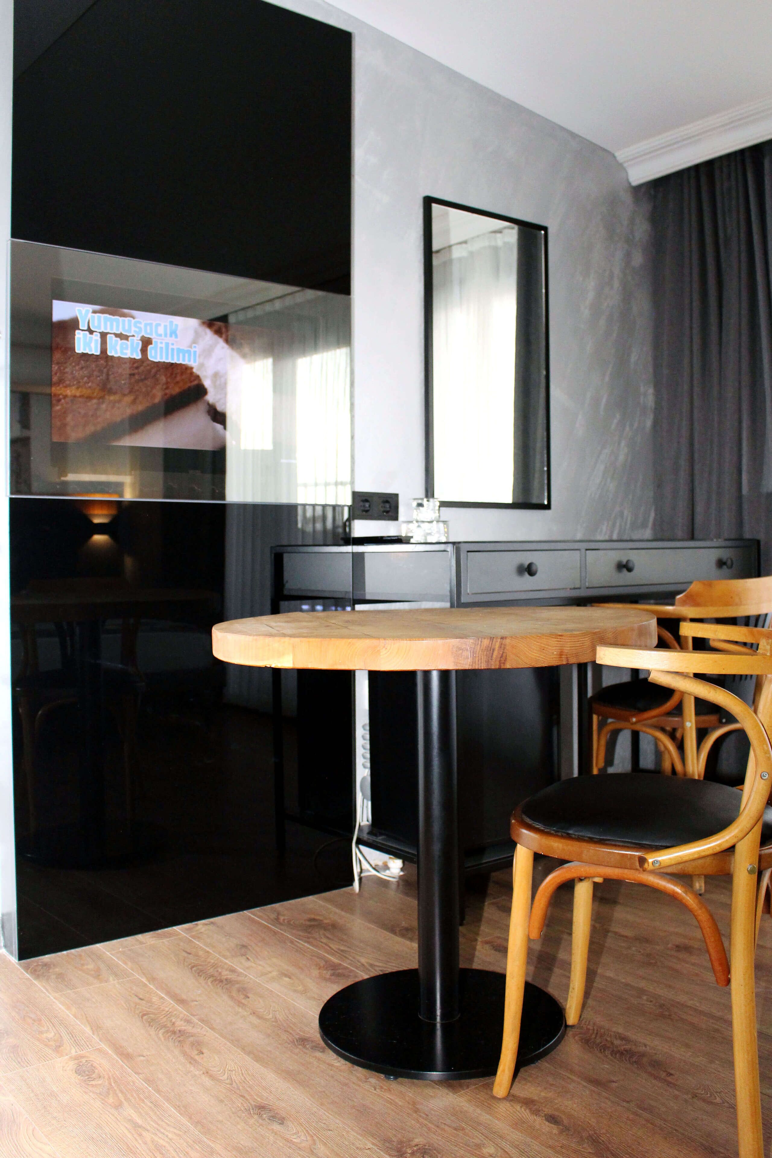 Deluxe Double or Twin Room | In-room safe, desk, soundproofing, free WiFi